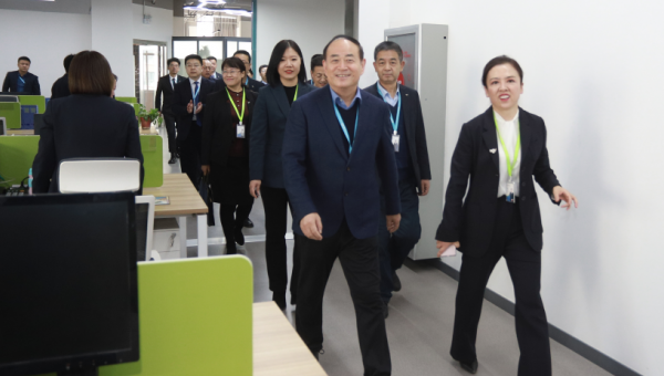 石培文董事長調研指導運營集團新年開局工作